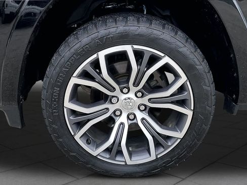 Used 2025 RAM 1500 Tungsten AWD/4WD image 11