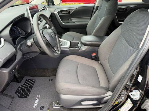 Certified 2025 Toyota RAV4 LE AWD/4WD image 19