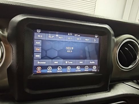 Used 2021 Jeep Wrangler Unlimited Sahara image 14