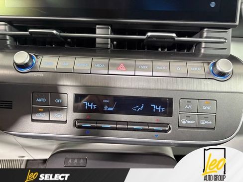Used 2025 Hyundai Kona SEL AWD/4WD image 15
