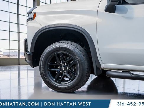 Used 2021 Chevrolet Silverado 1500 LT Trail Boss w/ Convenience Package II AWD/4WD image 39