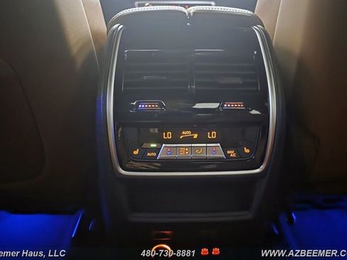 Used 2024 BMW X7 xDrive40i w/ M Sport Package AWD/4WD image 11