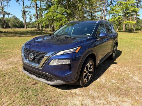 Used 2021 Nissan Rogue SV FWD image 1