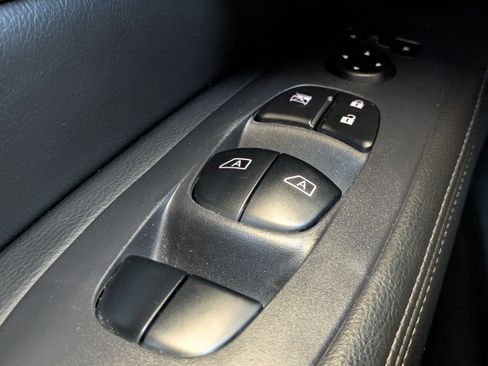Used 2019 Nissan Pathfinder SL w/ SL Premium Package AWD/4WD image 27