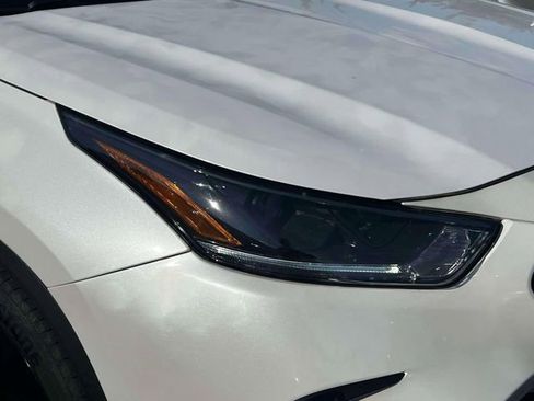 Used 2023 Toyota Highlander XSE image 11