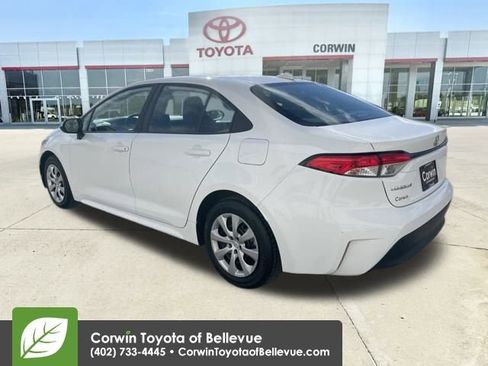 Used 2023 Toyota Corolla LE image 3