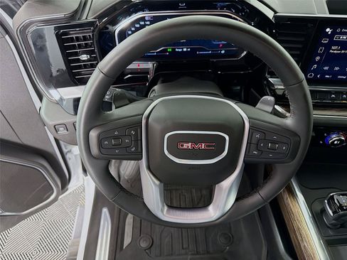 Used 2025 GMC Sierra 1500 Elevation AWD/4WD image 3