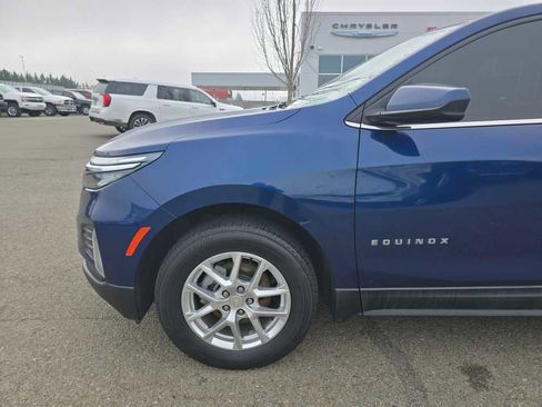 Used 2022 Chevrolet Equinox LT w/ Driver Convenience Package image 18