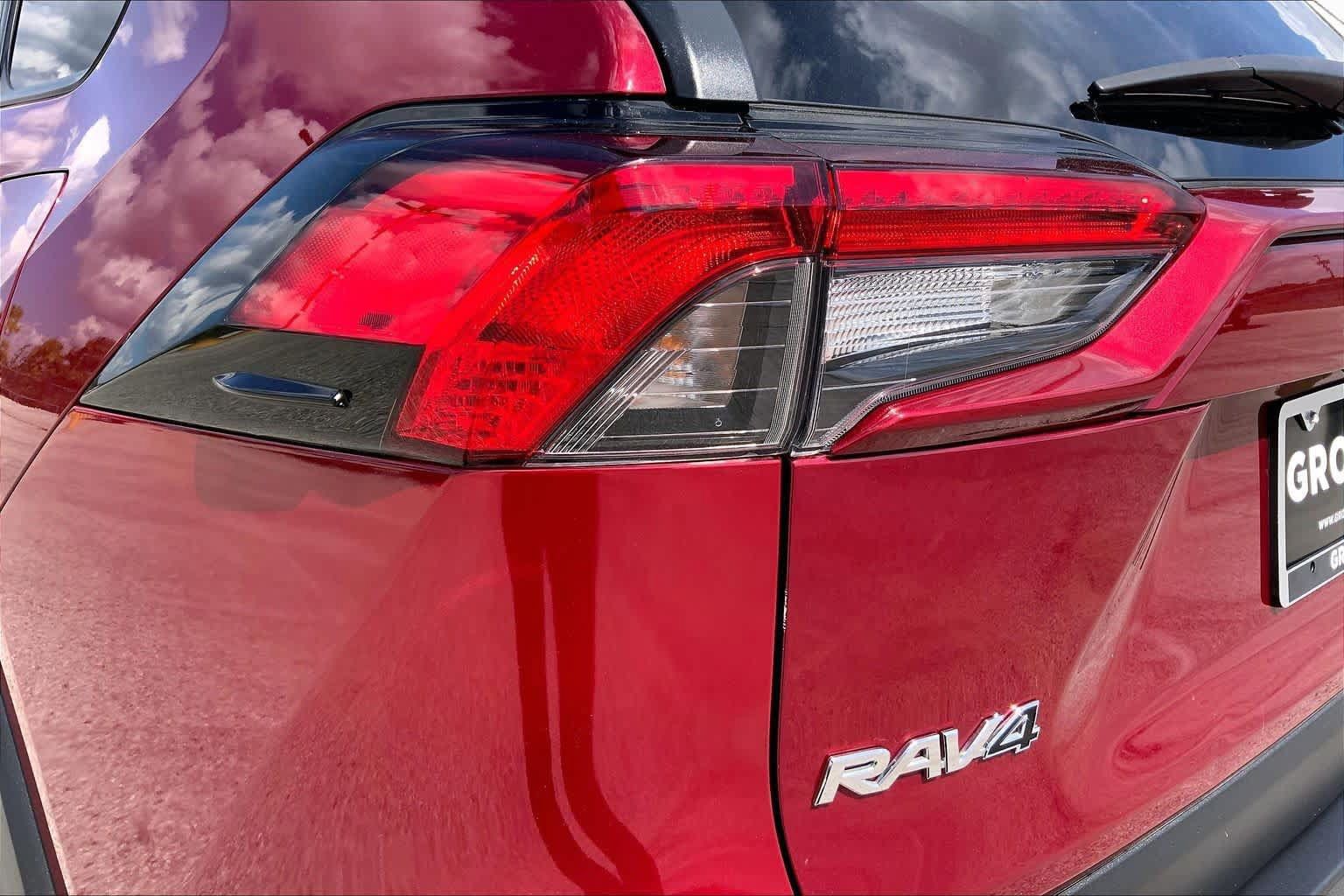 Used 2021 Toyota RAV4 LE FWD image 28