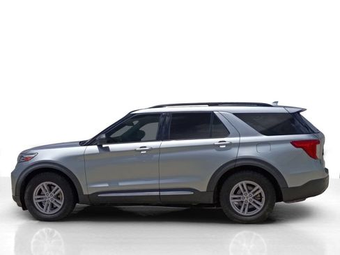 Used 2020 Ford Explorer XLT RWD image 9