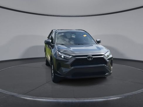 Used 2023 Toyota RAV4 XLE w/ Convenience Package FWD image 3