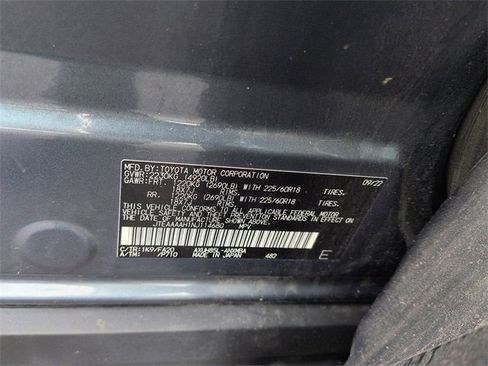 Certified 2022 Toyota Venza LE image 12