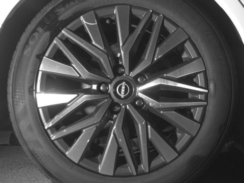 Used 2025 Nissan Altima 2.5 SV FWD image 15