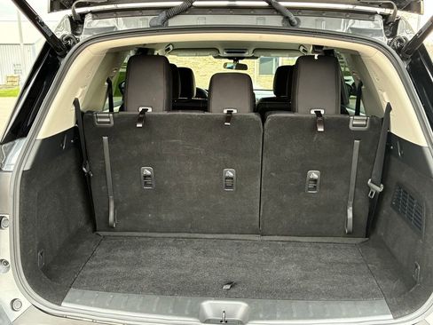 Used 2025 Nissan Pathfinder SV image 12