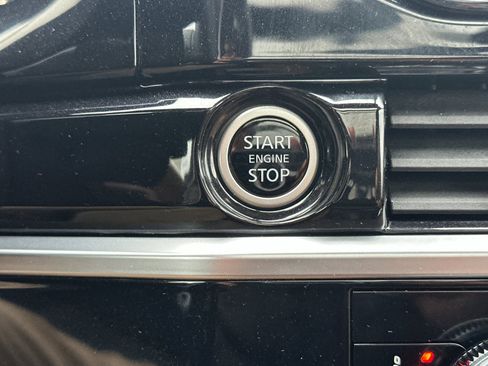 Used 2023 Nissan Pathfinder Platinum w/ Black Appearance Package image 23