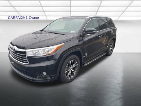 Used 2016 Toyota Highlander XLE AWD/4WD image 2