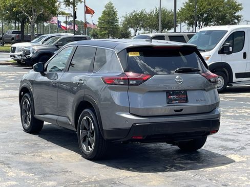 Used 2024 Nissan Rogue SV AWD/4WD image 9