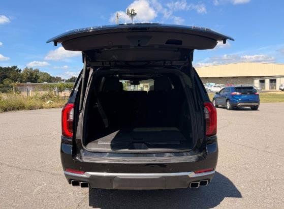 Used 2025 GMC Yukon XL Denali w/ Sun & Power Step Package AWD/4WD image 5