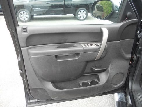 Used 2010 GMC Sierra 1500 SLE w/ (PDW) Pro Sport Package AWD/4WD image 13