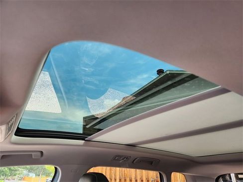 New 2025 Volkswagen Taos SE image 24