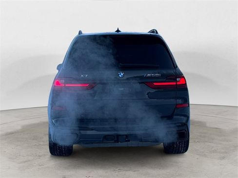 Used 2022 BMW X7 M50i w/ Dynamic Handling Package image 4