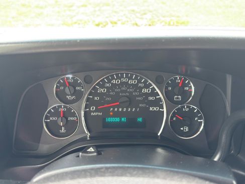 Used 2011 Chevrolet Express 1500 RWD image 14