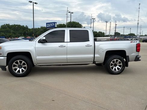 Used 2018 Chevrolet Silverado 1500 LT w/ All Star Edition AWD/4WD image 8