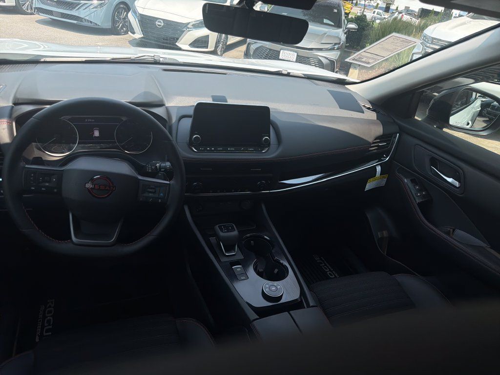 Certified 2026 Nissan Rogue SV AWD/4WD image 14