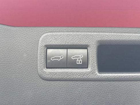Certified 2024 Toyota Venza LE AWD/4WD image 17