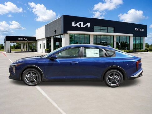 New 2026 Kia K4 FWD image 8