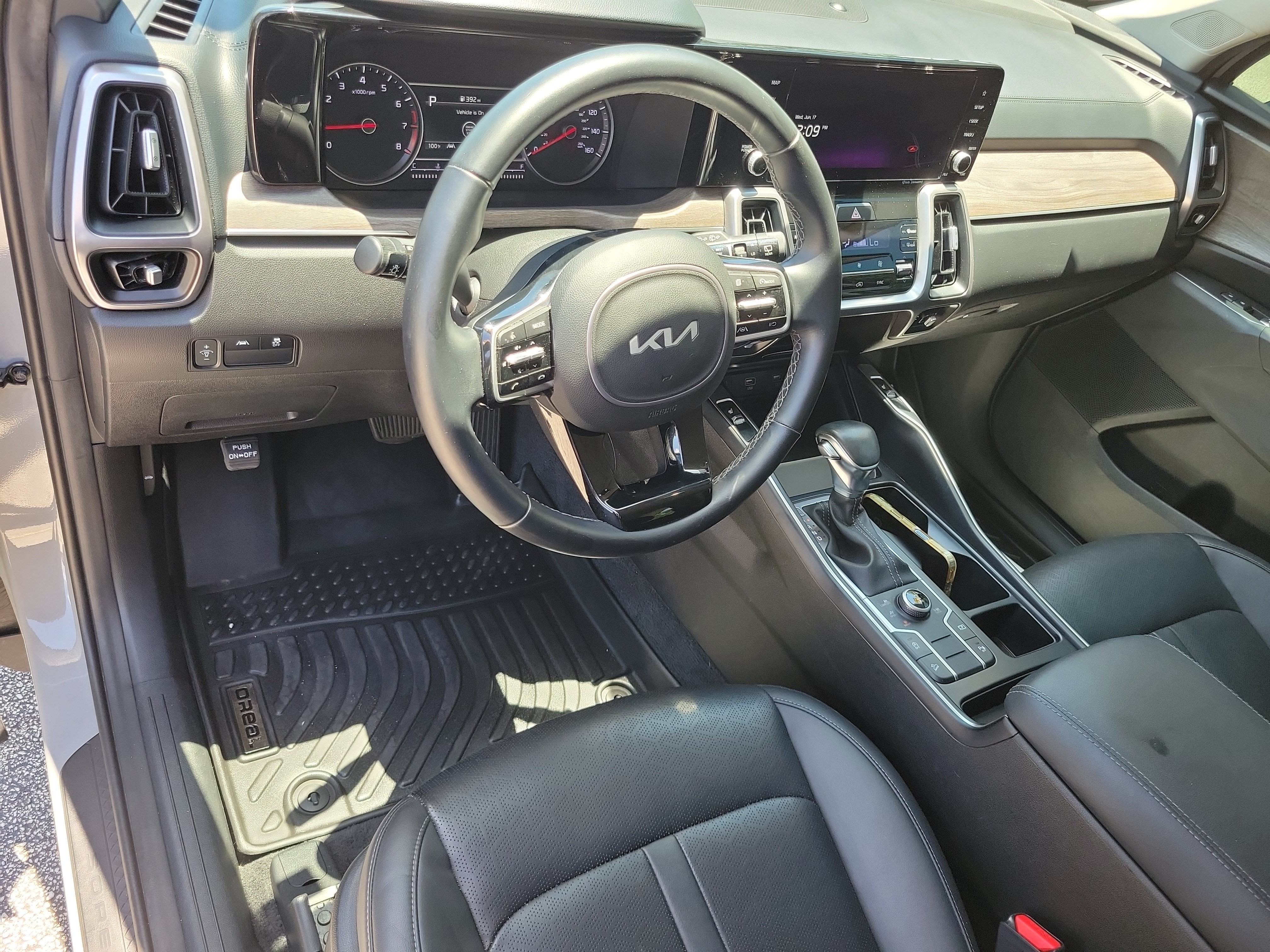 Used 2022 Kia Sorento S w/ Panoramic Sunroof Package AWD/4WD image 13