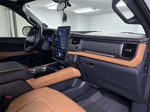 Used 2024 Ford Expedition Max Platinum image 30