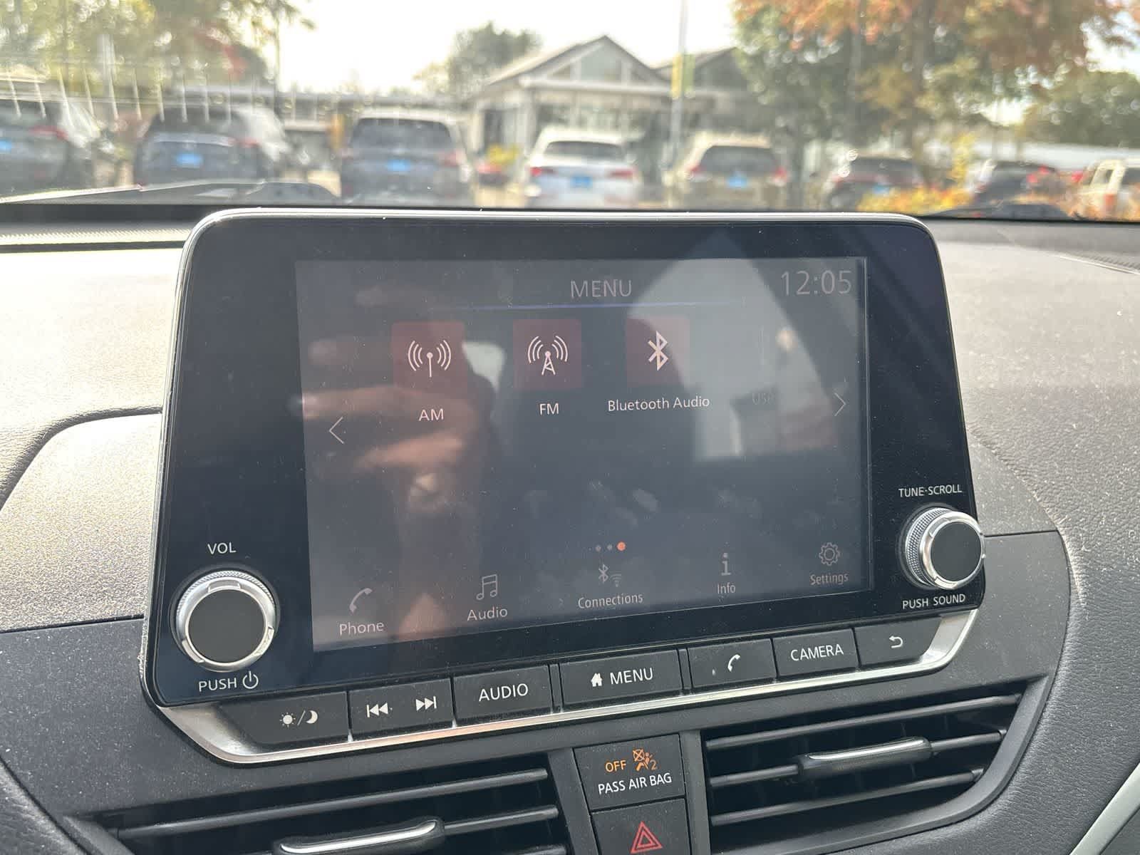 Used 2020 Nissan Altima 2.5 S FWD image 14