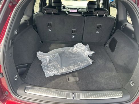 New 2025 Jeep Grand Cherokee Overland w/ Luxury Tech Group IV image 29