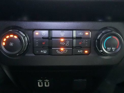 Used 2019 Ford F150 XLT w/ Equipment Group 302A Luxury AWD/4WD image 29