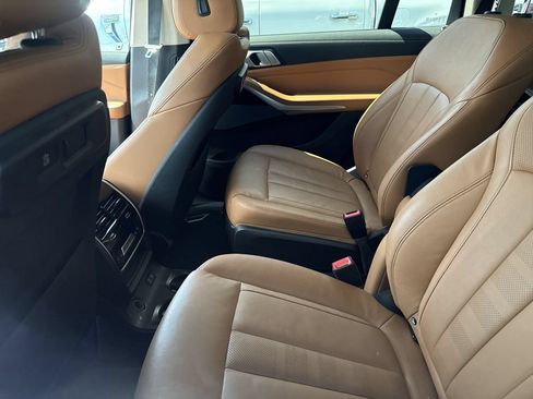 Used 2019 BMW X7 xDrive40i w/ Premium Package AWD/4WD image 12