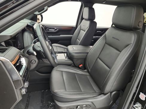 Used 2025 GMC Yukon Denali AWD/4WD image 15