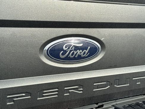 Used 2017 Ford F250 XLT w/ XLT Premium Package image 15