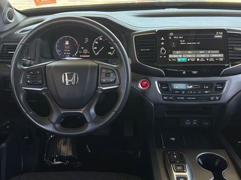 Certified 2025 Honda Ridgeline Sport image 18
