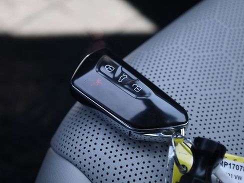 Used 2021 Volkswagen ID.4 Pro S w/ Gradient Package image 23