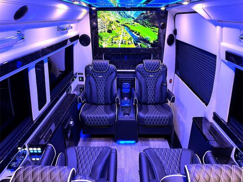 Used 2023 Mercedes-Benz Sprinter 3500 w/ Parking Package image 35