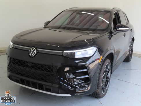 Certified 2026 Volkswagen Tiguan SEL R-Line AWD/4WD image 8