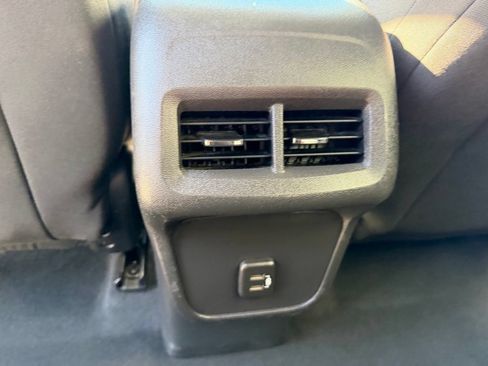 Used 2020 Chevrolet Equinox LT w/ Driver Convenience Package FWD image 26