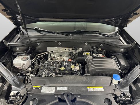 Used 2025 Volkswagen Atlas SE image 11