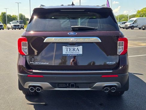 Certified 2023 Ford Explorer Platinum w/ Technology Package AWD/4WD image 18