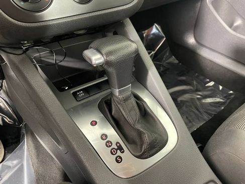 Used 2007 Volkswagen Rabbit 2-Door FWD image 9