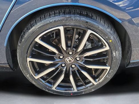 Used 2023 Honda Accord Touring image 8