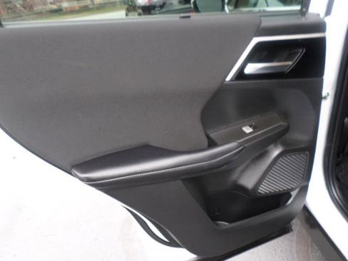 Used 2022 Mitsubishi Outlander ES image 38