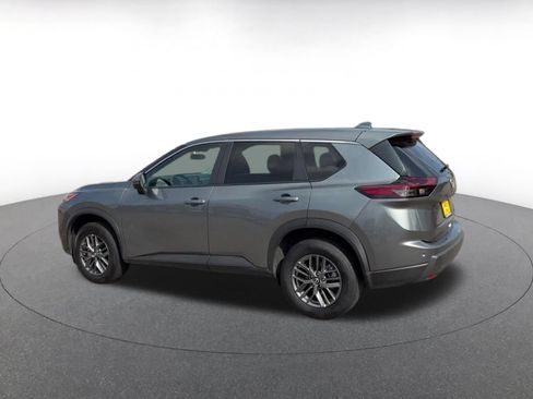 Used 2026 Nissan Rogue SV AWD/4WD image 9