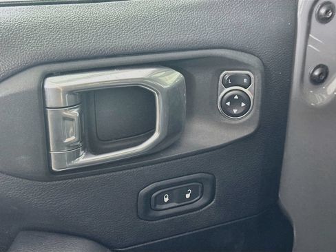 Used 2021 Jeep Wrangler Unlimited Sahara AWD/4WD image 21